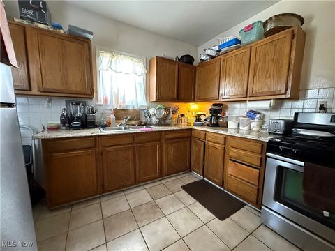 Tiny photo for 3521 W 129th Street, Cleveland, OH 44111 (MLS # 5184314)