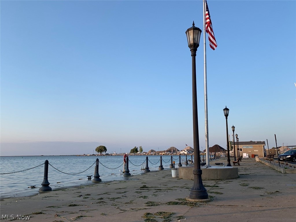 Harbor View Condominium - Residential