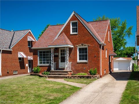 Single Family Residence in Parma OH 8024 Dartworth Drive.jpg