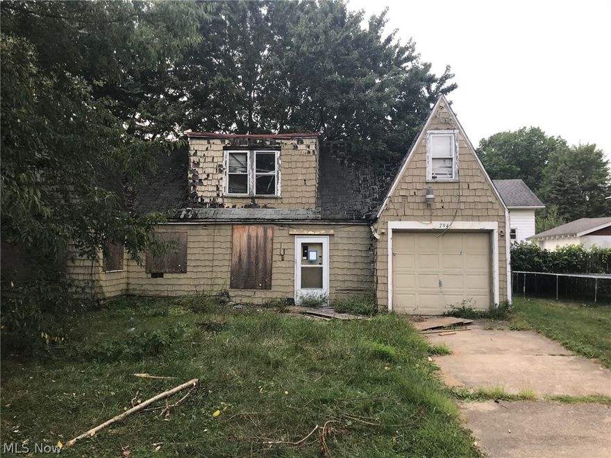 Investment Opportunity in East Akron!! Located in quiet neighborhood and great location...close to area's shopping and restaurants. Value is in the land! Excellent chance to invest in this East Akron neighborhood. Call to schedule your showing today!