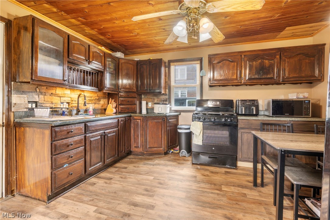 Harriet E Derrs Add 01 - Residential