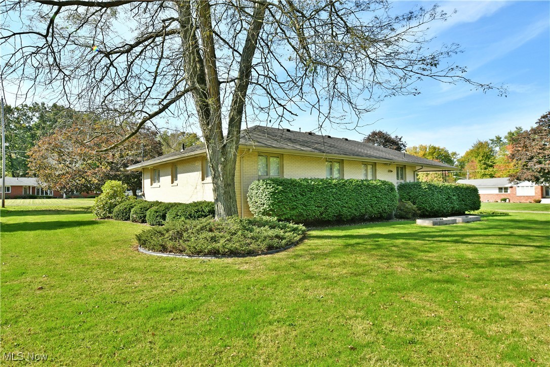 930 Crestwood Drive, Brookfield, Ohio image 45