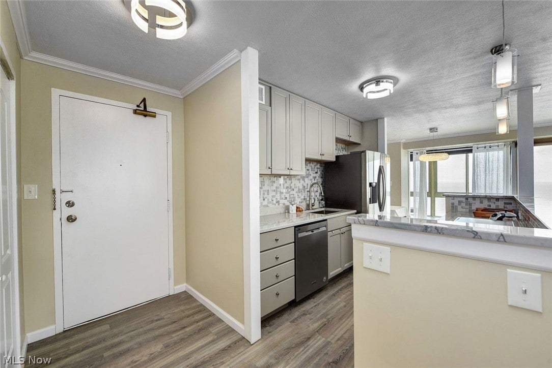 12520 Edgewater Drive 1506