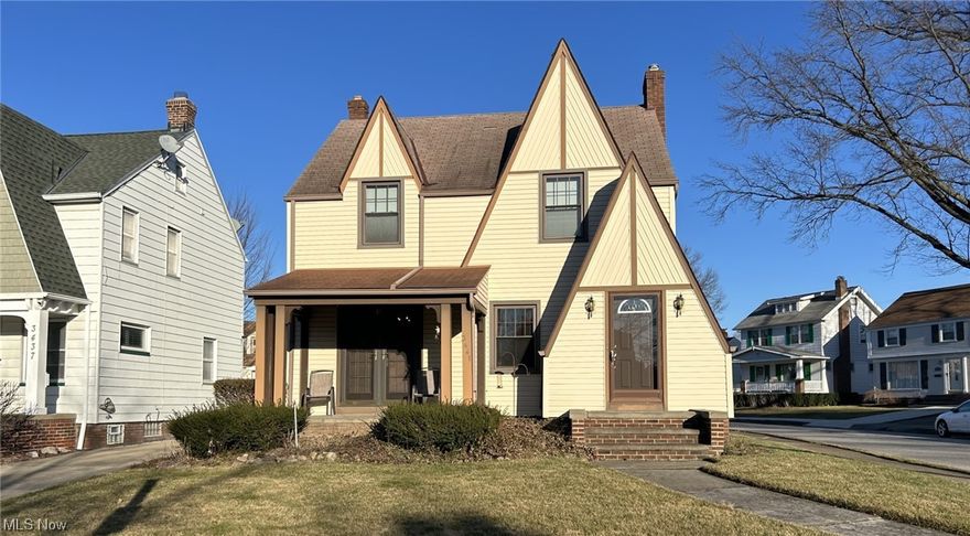 Beautifully maintained West Park colonial. Newer furnace and a/c Newer replacement windows and doors.
You'll appreciate all the character of this home with its crystal doorknobs, built in china cabinets beautiful woodwork, fireplace and hardwood floor. Eat in kitchen, All appliances stay, Great location! Close to metro parks, downtown, airport.