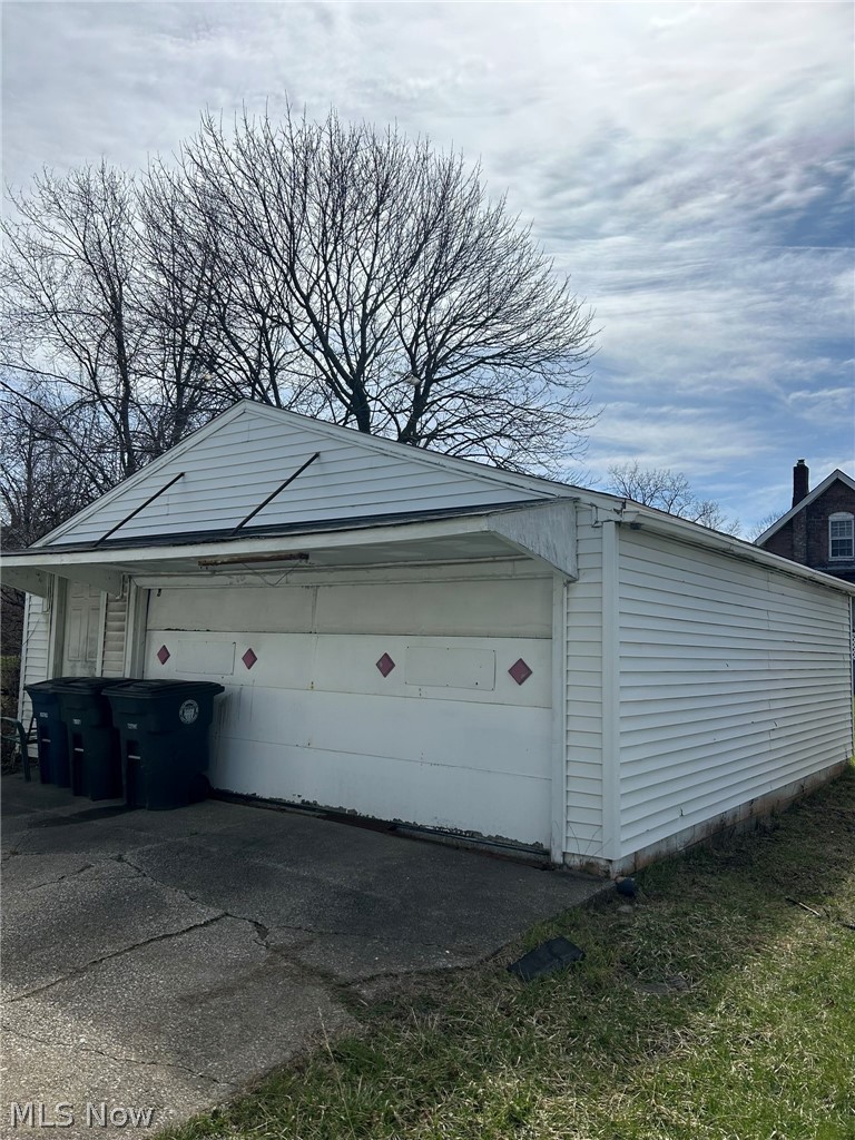 William T & Bessie V Sawyers - Residential