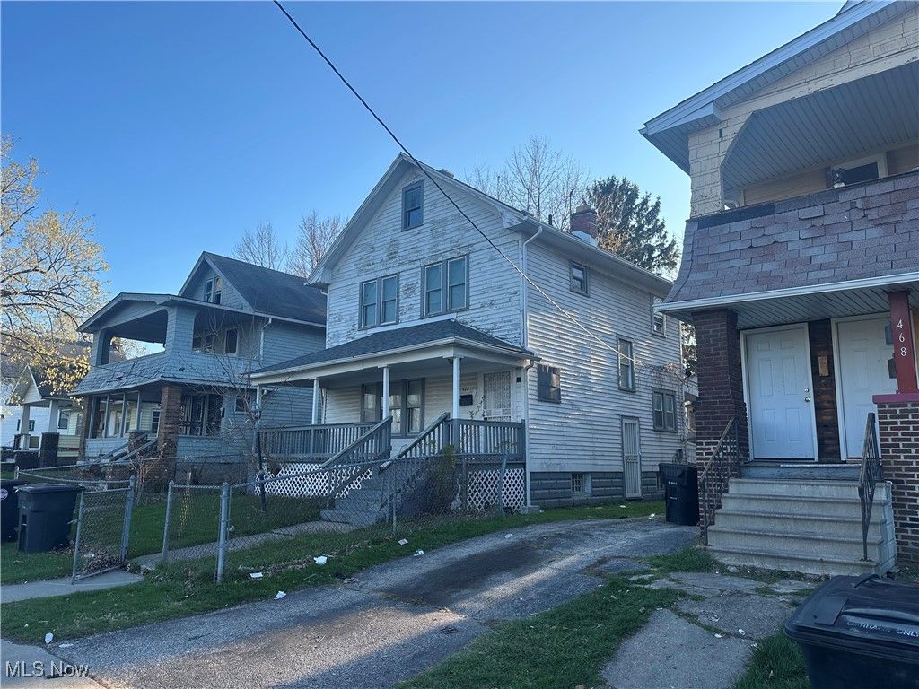 Photo of 472 E 110th Street, Cleveland, OH 44108 (MLS # 5180614)