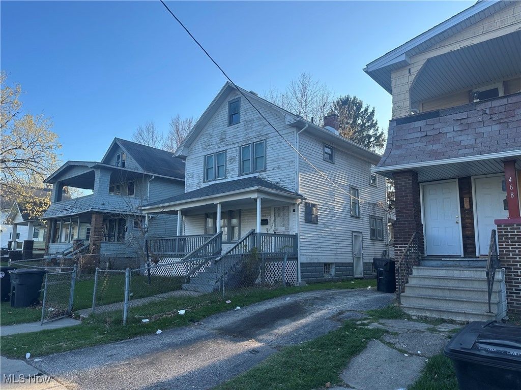 Photo of 472 E 110th Street, Cleveland, OH 44108 (MLS # 5180614)