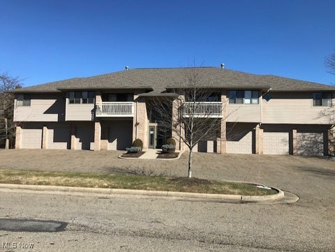 Photo for 3800 Rosemont Boulevard 106D