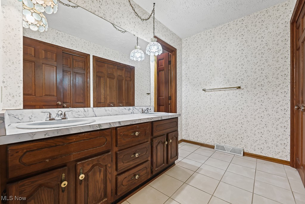 Prestwick Condo - Residential