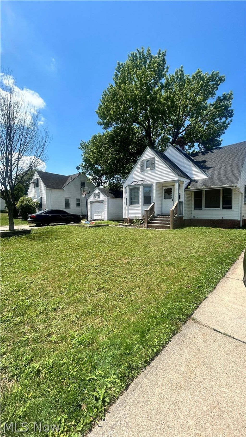 Photo of 5356 Beechwood Avenue, Maple Heights, OH 44137 (MLS # 5225982)