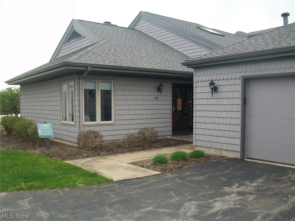 Arrowhead Bay Village - Residential