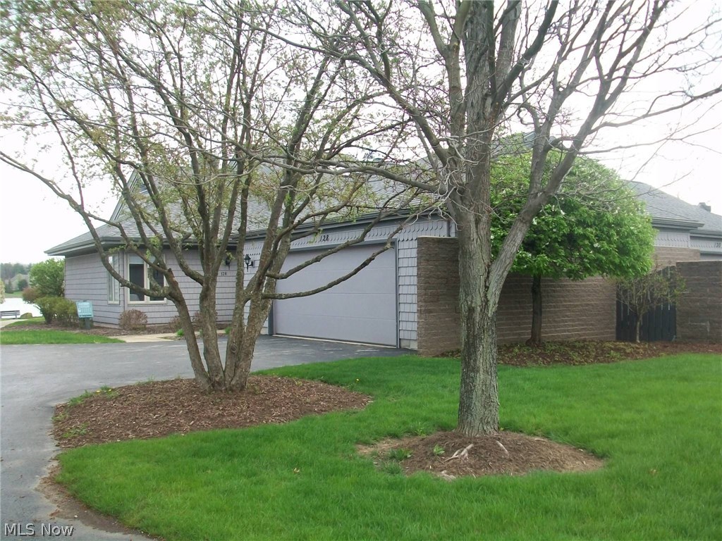 Arrowhead Bay Village - Residential