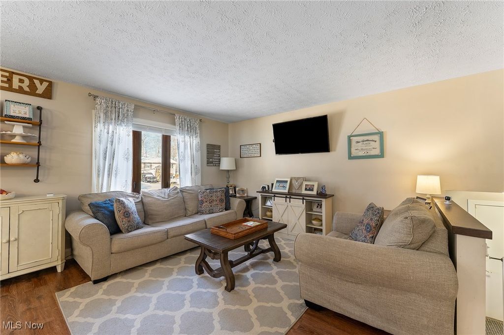 Photo of 665 Wendemere Drive, Hubbard, OH 44425 (MLS # 5175873)