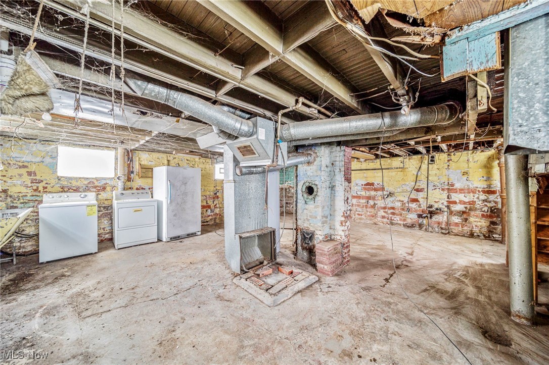 Bancroft Avenue - Residential