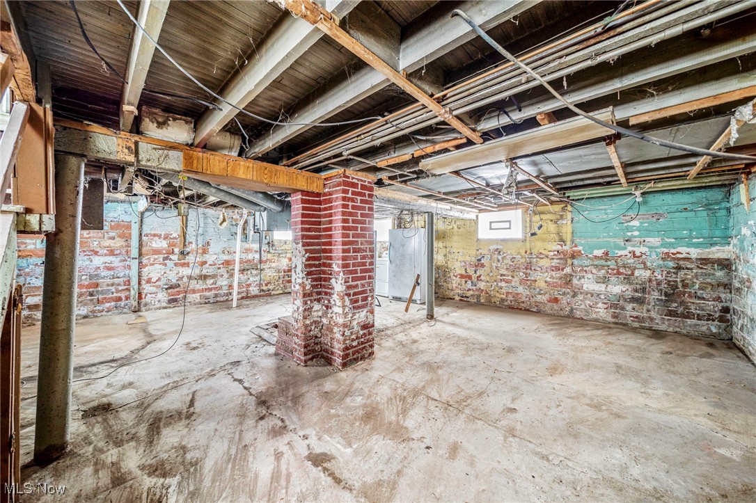 Bancroft Avenue - Residential