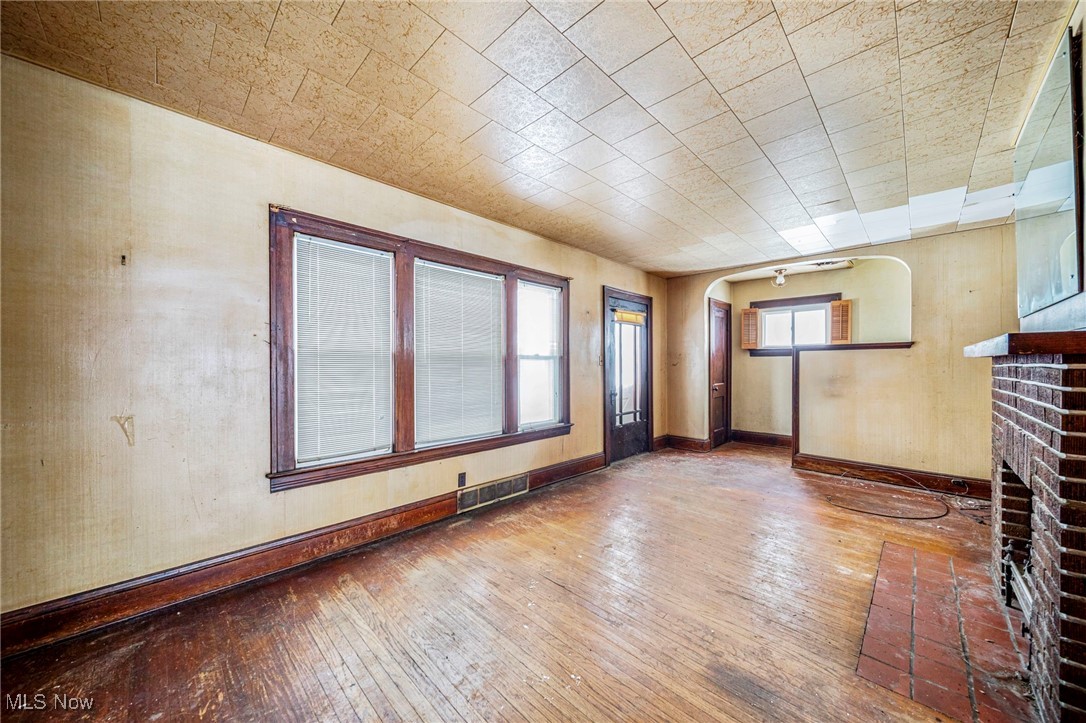 Bancroft Avenue - Residential