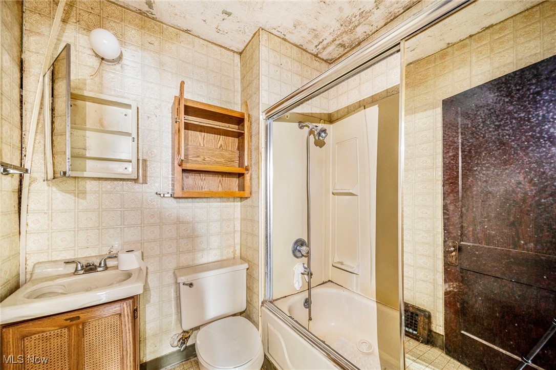 Bancroft Avenue - Residential