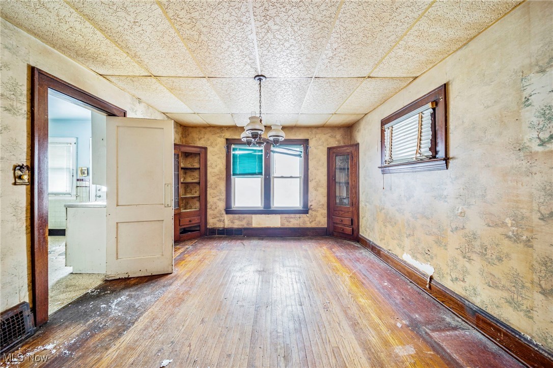 Bancroft Avenue - Residential