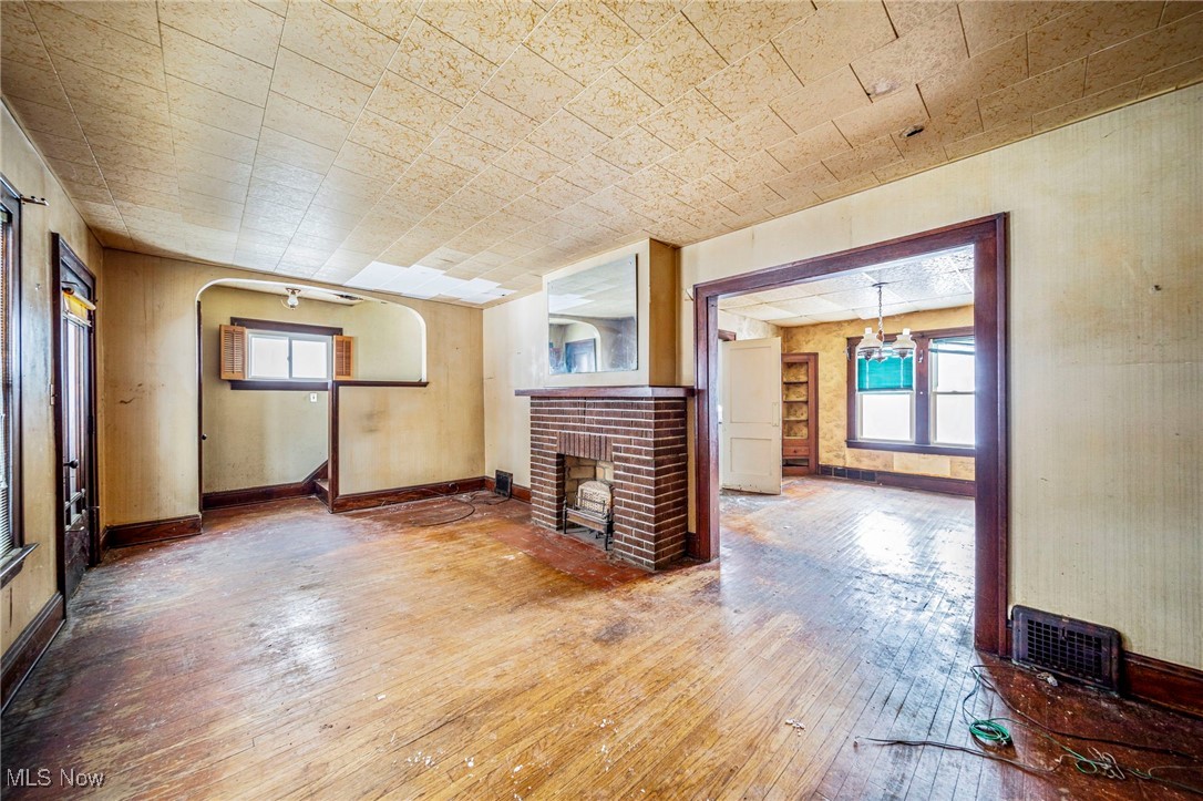 Bancroft Avenue - Residential