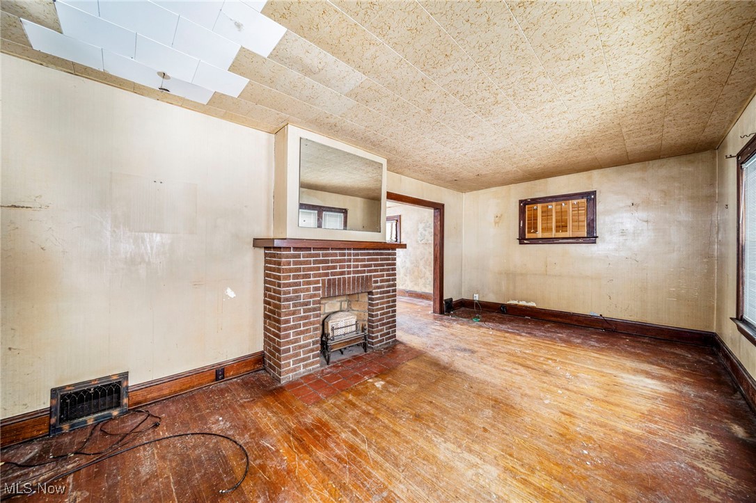 Bancroft Avenue - Residential