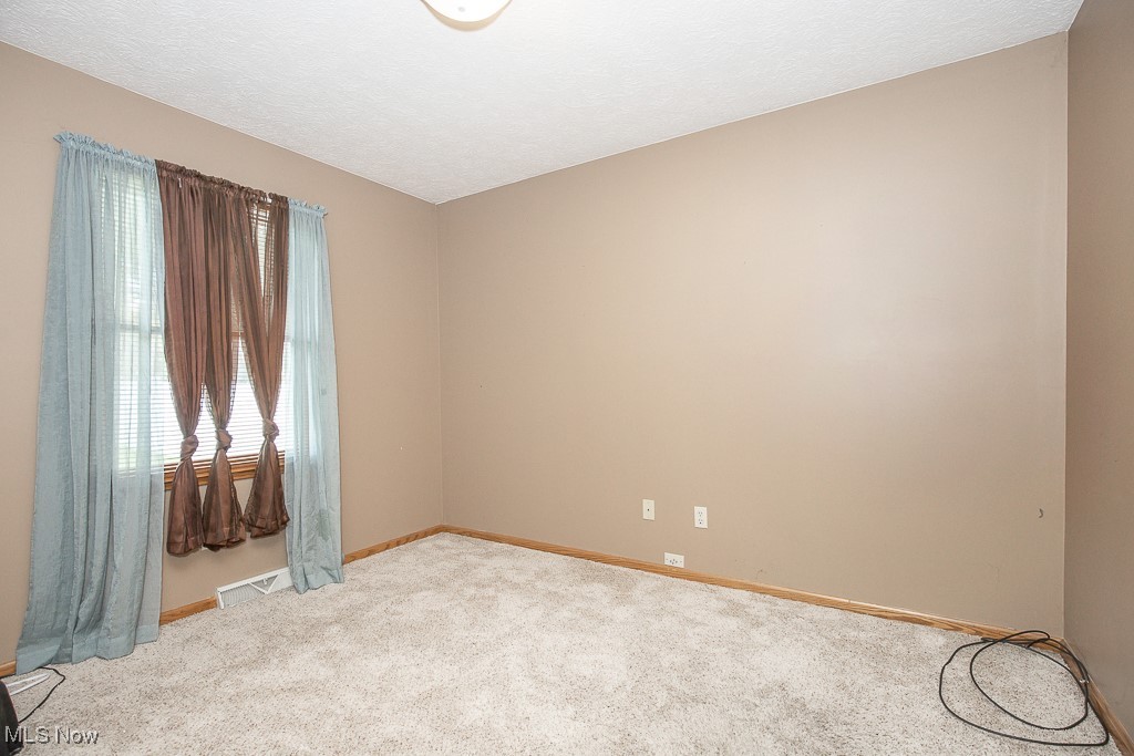 527 Amberwood Drive, Akron, Ohio image 27