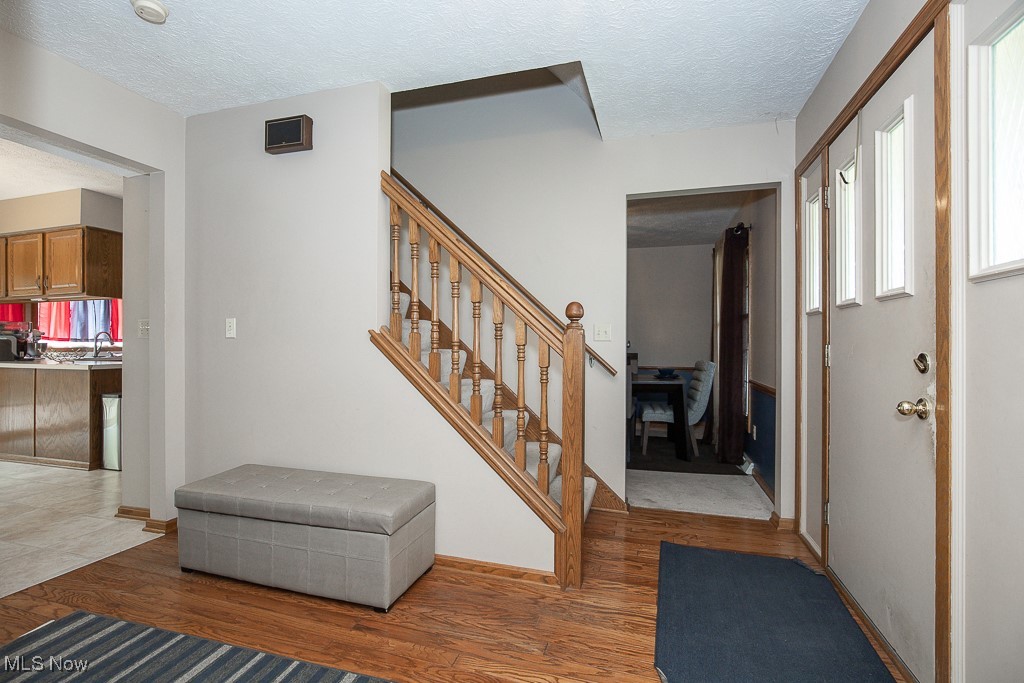 527 Amberwood Drive, Akron, Ohio image 5