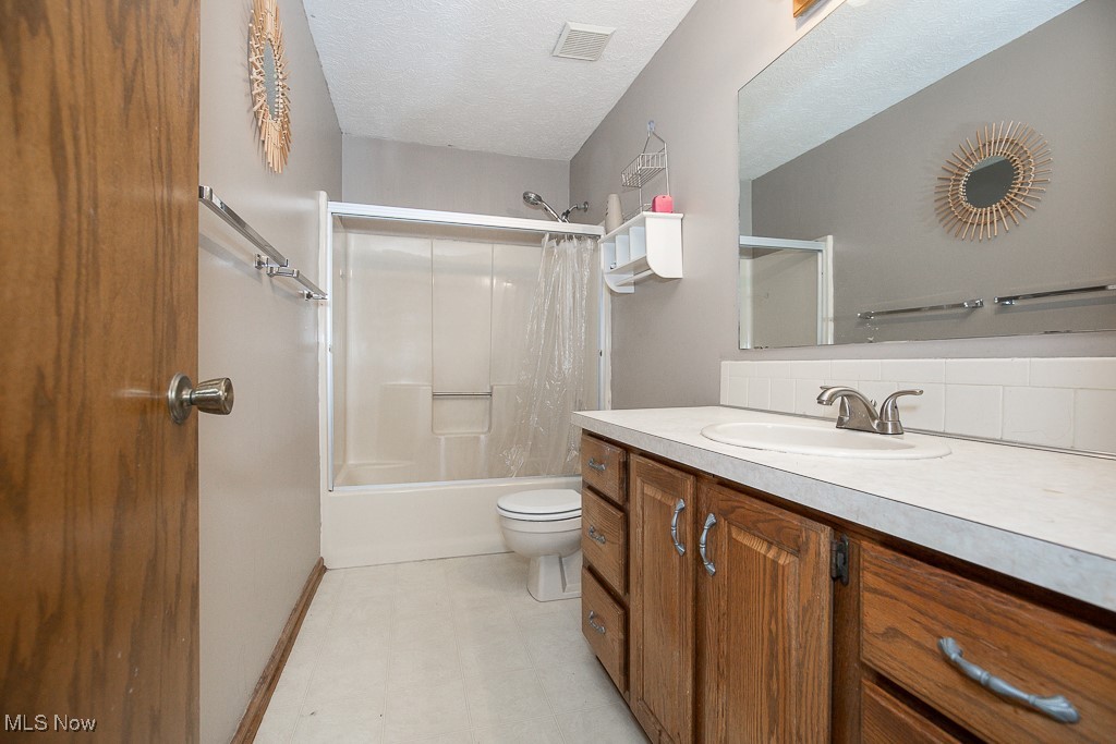 527 Amberwood Drive, Akron, Ohio image 33