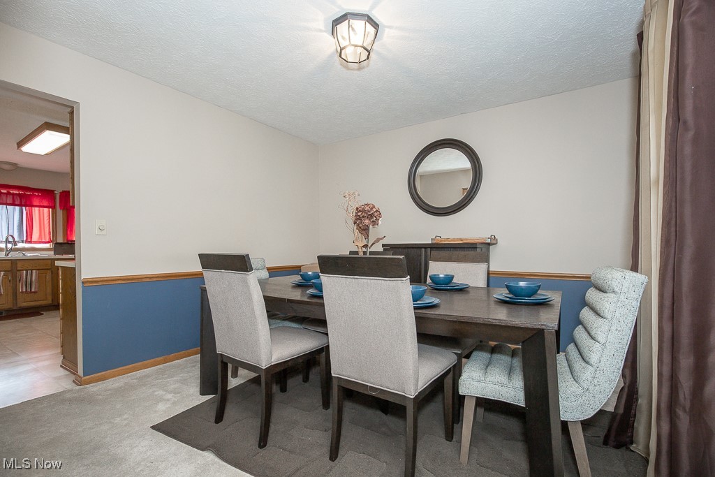 527 Amberwood Drive, Akron, Ohio image 8