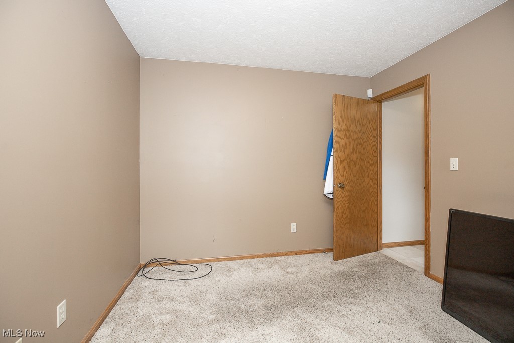 527 Amberwood Drive, Akron, Ohio image 19
