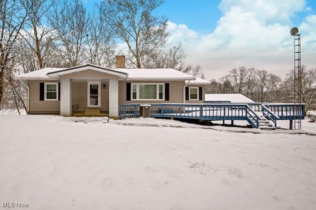 Photo of 3064 Diamond Street NE, Canton, OH 44721 (MLS # 5175100)