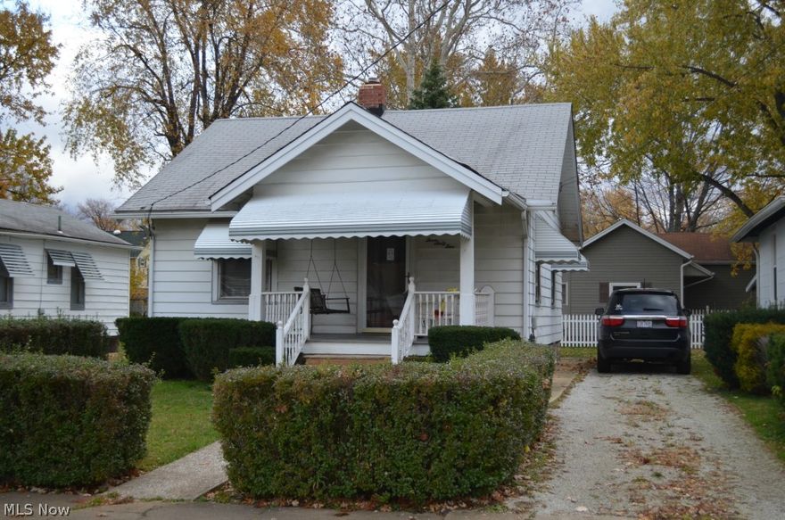 Neat as a pin!  The one bedroom home has had only one owner in the past 70 years. Full basement and there is everything there for the first time home owner or a very nice rental close to college. All natural woodwork still in place. Call today!!