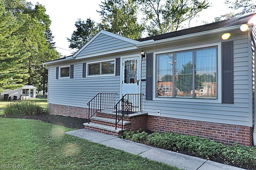 What a wonderful home!  Step into this immaculate, charming home and you'll feel right at home.  Large Living Room with neutral carpeting opens to the cheery and open eat-in Kitchen.  Plenty of counter and cabinet space for family and friends.  Master Bedroom with hardwood flooring has great closet space.  Bedrooms 2 and 3 also have hardwood floors and plenty of storage space.  Main Full Bath is steps away.  Lower level has HUGE recreation / family room.  Plenty of space to divide up for TV viewing and another side for recreation.  Large Laundry Room has double concrete laundry tub and there's also another nice size utility / work space that could make an office or craft room.  A Half-bath is in the lower level also which will be perfect for when you're entertaining in the lower level.  Attached 2 Car Garage and deep wooded lot continue to add to the charm of this property.  Close to shopping, freeways and Glendale elementary school. 
 Welcome Home to 505 W Glendale Street...nothing t