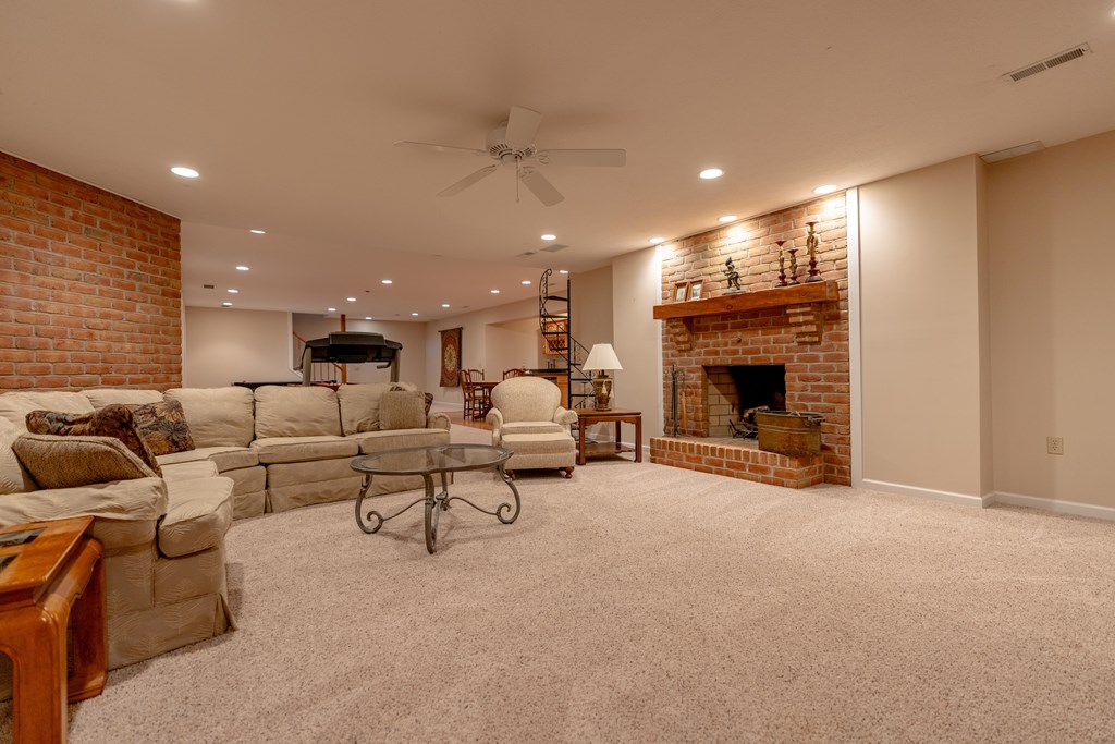Canal Fulton, Ohio, 44614, United States, 4 Bedrooms Bedrooms, ,6 BathroomsBathrooms,Residential,Active,2052050