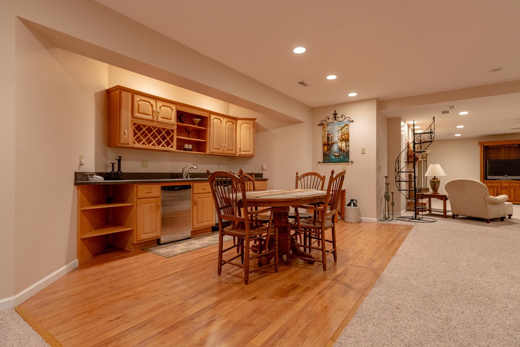 Canal Fulton, Ohio, 44614, United States, 4 Bedrooms Bedrooms, ,6 BathroomsBathrooms,Residential,Active,2052050