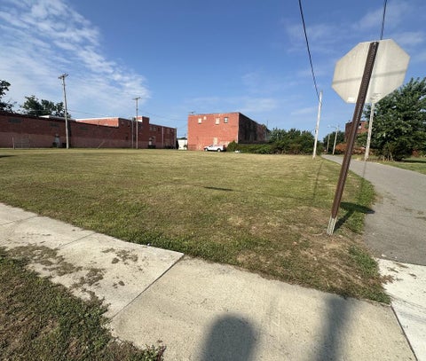 Photo for 287 Diamond St N Vacant Lots