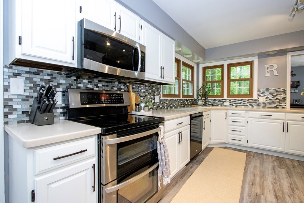 Mansfield, Ohio 44906, United States, 4 Bedrooms Bedrooms, ,3 BathroomsBathrooms,Residential,Contingent,142241