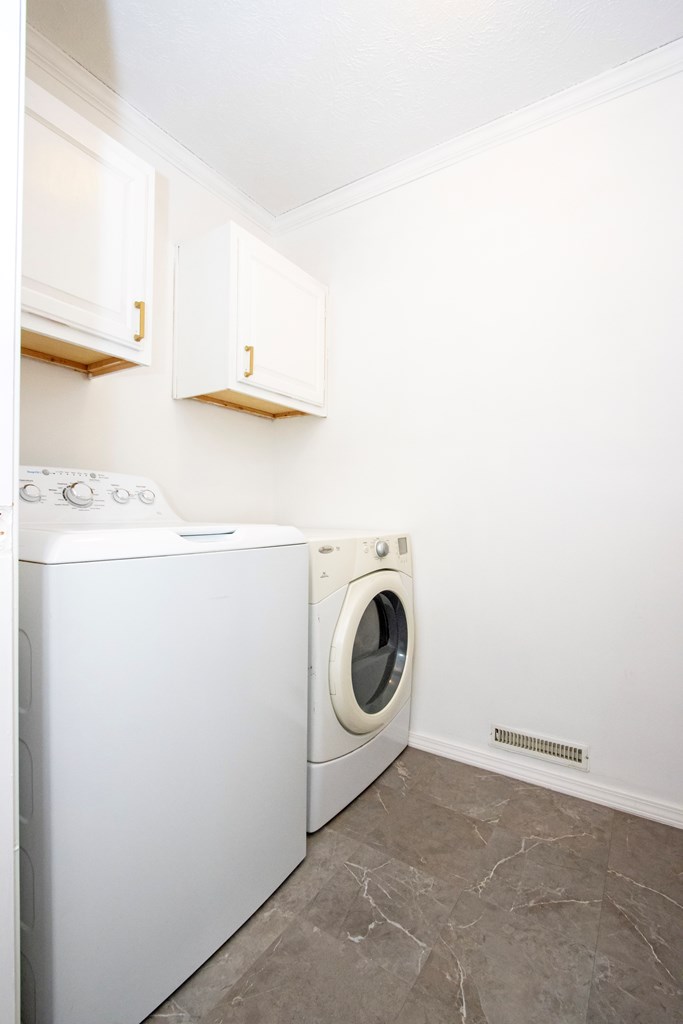 Mansfield, Ohio 44905, United States, 3 Bedrooms Bedrooms, ,3 BathroomsBathrooms,Residential,Active,241420