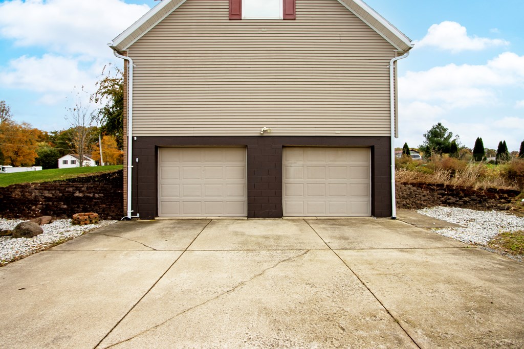 Mansfield, Ohio 44905, United States, 3 Bedrooms Bedrooms, ,3 BathroomsBathrooms,Residential,Active,241420