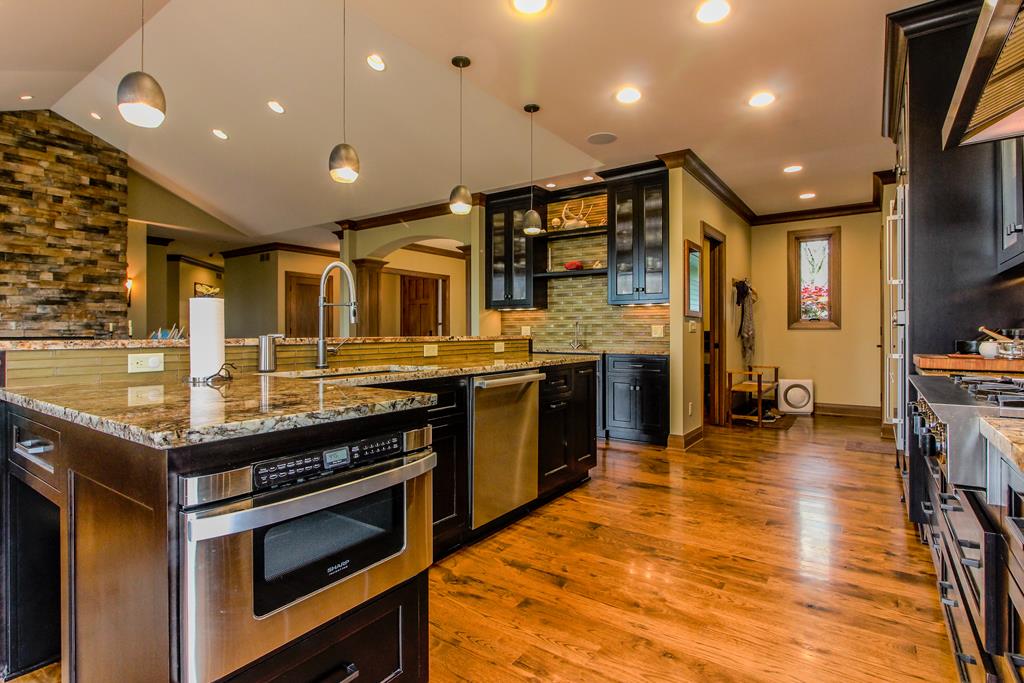 Mansfield, Ohio, 44903, United States, 4 Bedrooms Bedrooms, ,5 BathroomsBathrooms,Residential,Active,2045398