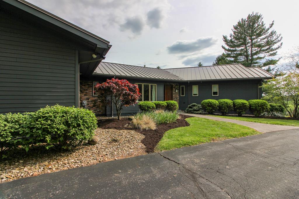 Mansfield, Ohio, 44903, United States, 4 Bedrooms Bedrooms, ,5 BathroomsBathrooms,Residential,Active,2045398