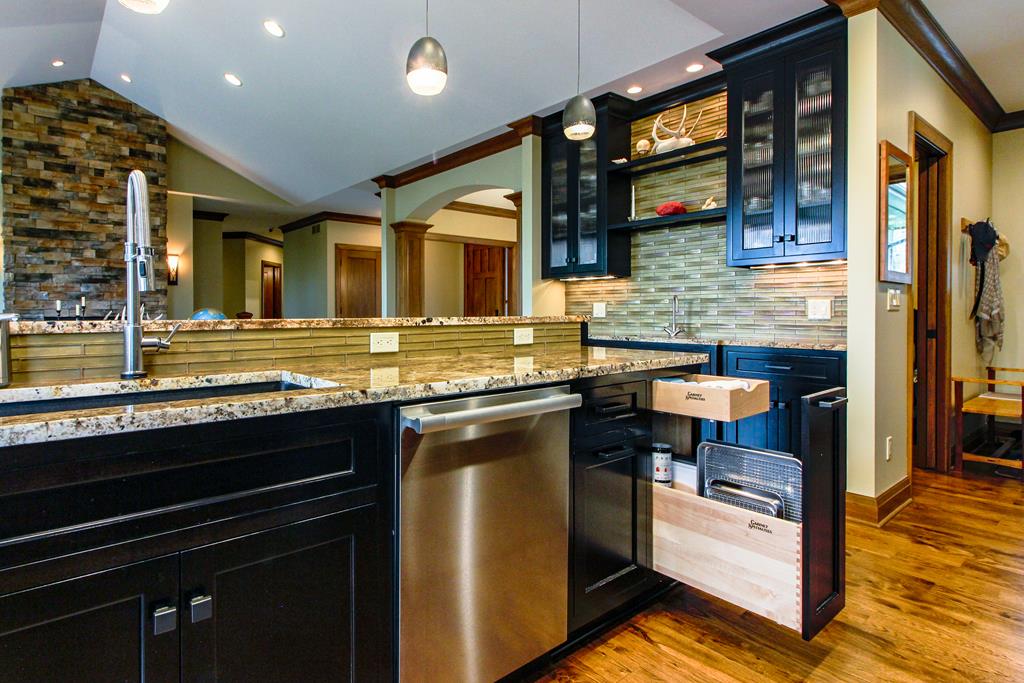 Mansfield, Ohio, 44903, United States, 4 Bedrooms Bedrooms, ,5 BathroomsBathrooms,Residential,Active,2045398