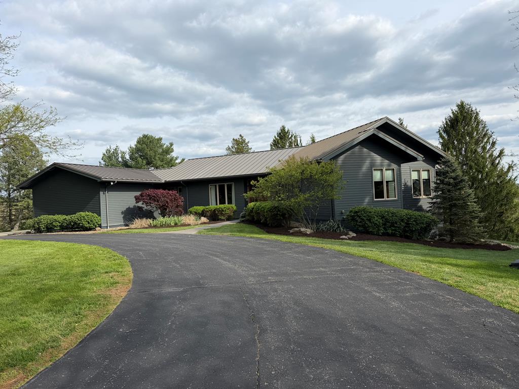 Mansfield, Ohio, 44903, United States, 4 Bedrooms Bedrooms, ,5 BathroomsBathrooms,Residential,Active,2045398