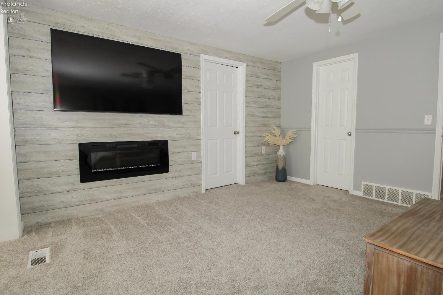 Huron, Ohio 44839, United States, 2 Bedrooms Bedrooms, ,3 BathroomsBathrooms,Residential,Active,156084