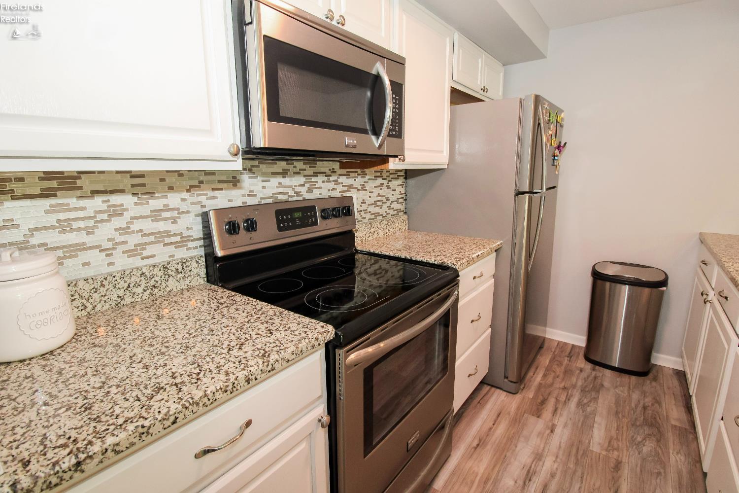 Huron, Ohio 44839, United States, 2 Bedrooms Bedrooms, ,3 BathroomsBathrooms,Residential,Active,156084