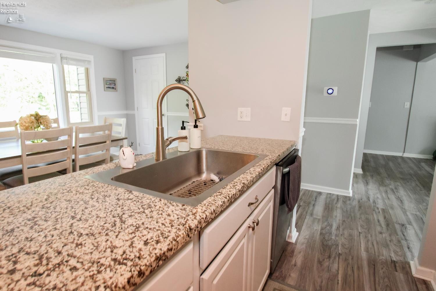 Huron, Ohio 44839, United States, 2 Bedrooms Bedrooms, ,3 BathroomsBathrooms,Residential,Active,156084