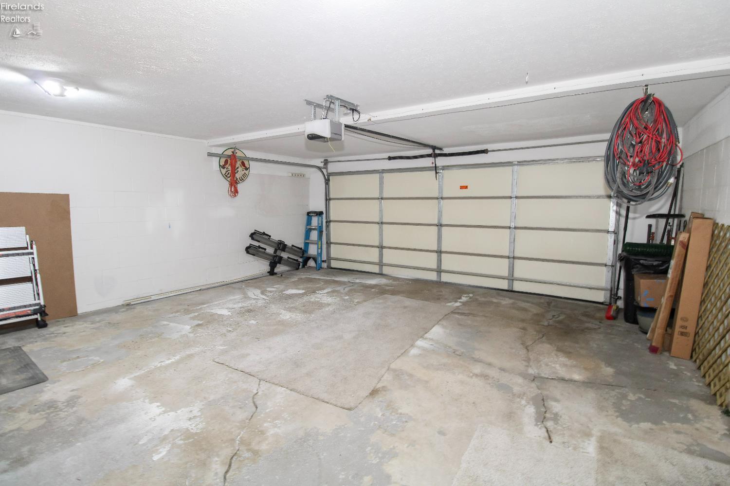 Huron, Ohio 44839, United States, 2 Bedrooms Bedrooms, ,3 BathroomsBathrooms,Residential,Active,156084