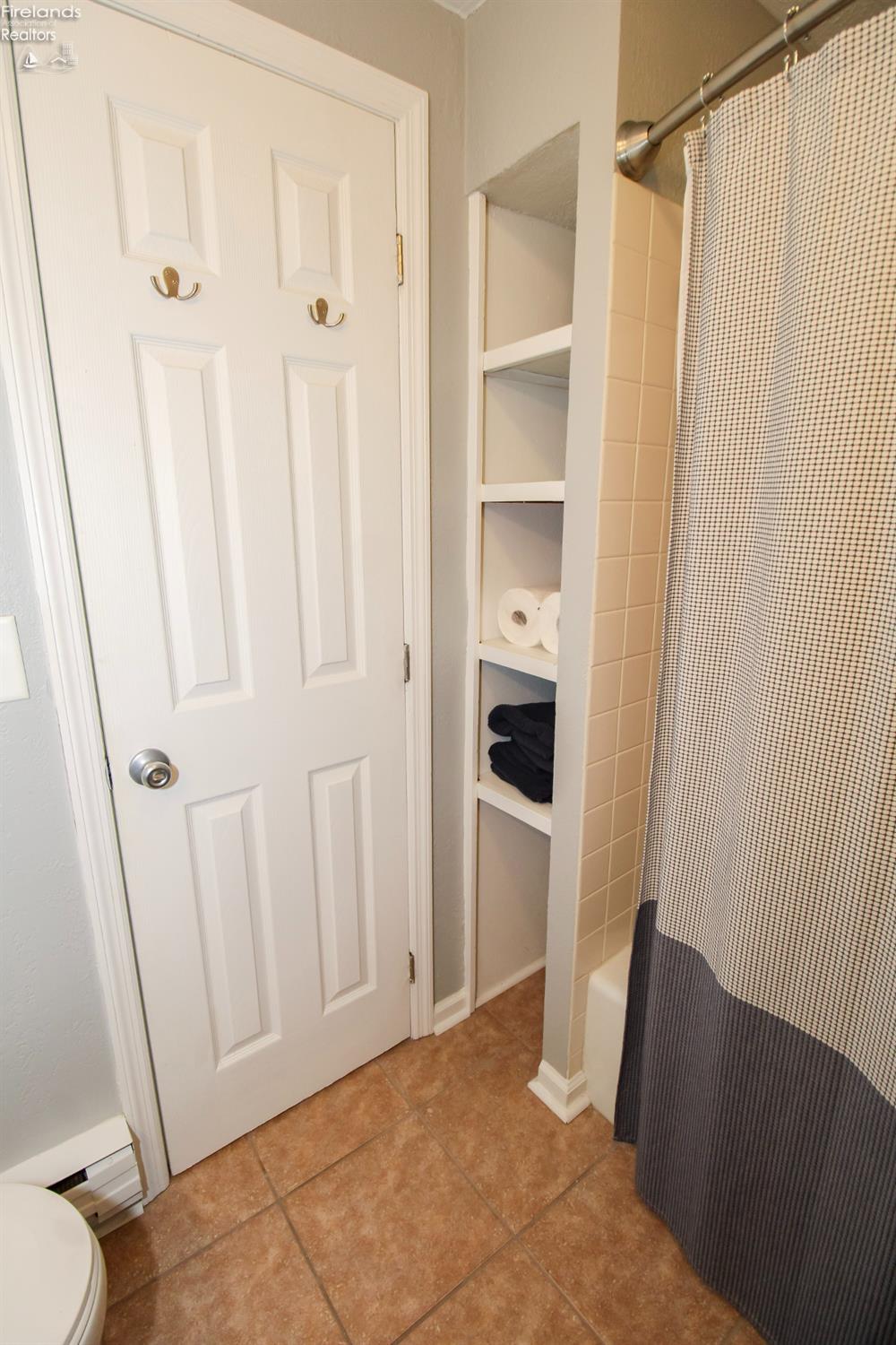 Huron, Ohio 44839, United States, 2 Bedrooms Bedrooms, ,3 BathroomsBathrooms,Residential,Active,156084