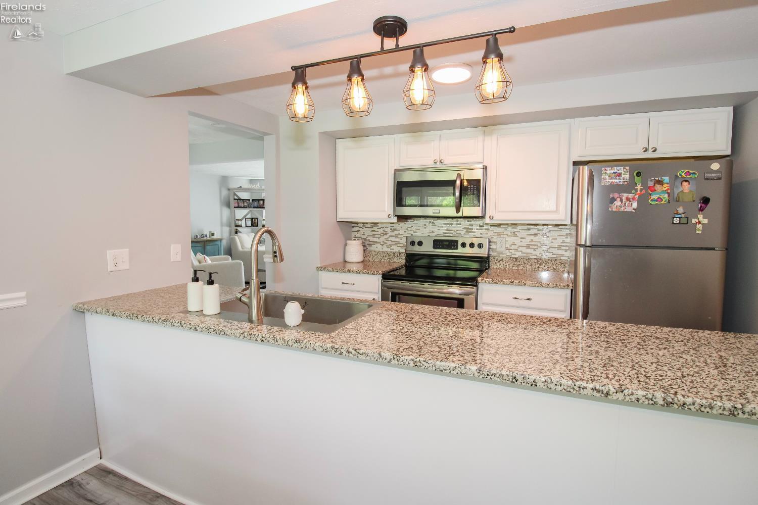 Huron, Ohio 44839, United States, 2 Bedrooms Bedrooms, ,3 BathroomsBathrooms,Residential,Active,156084