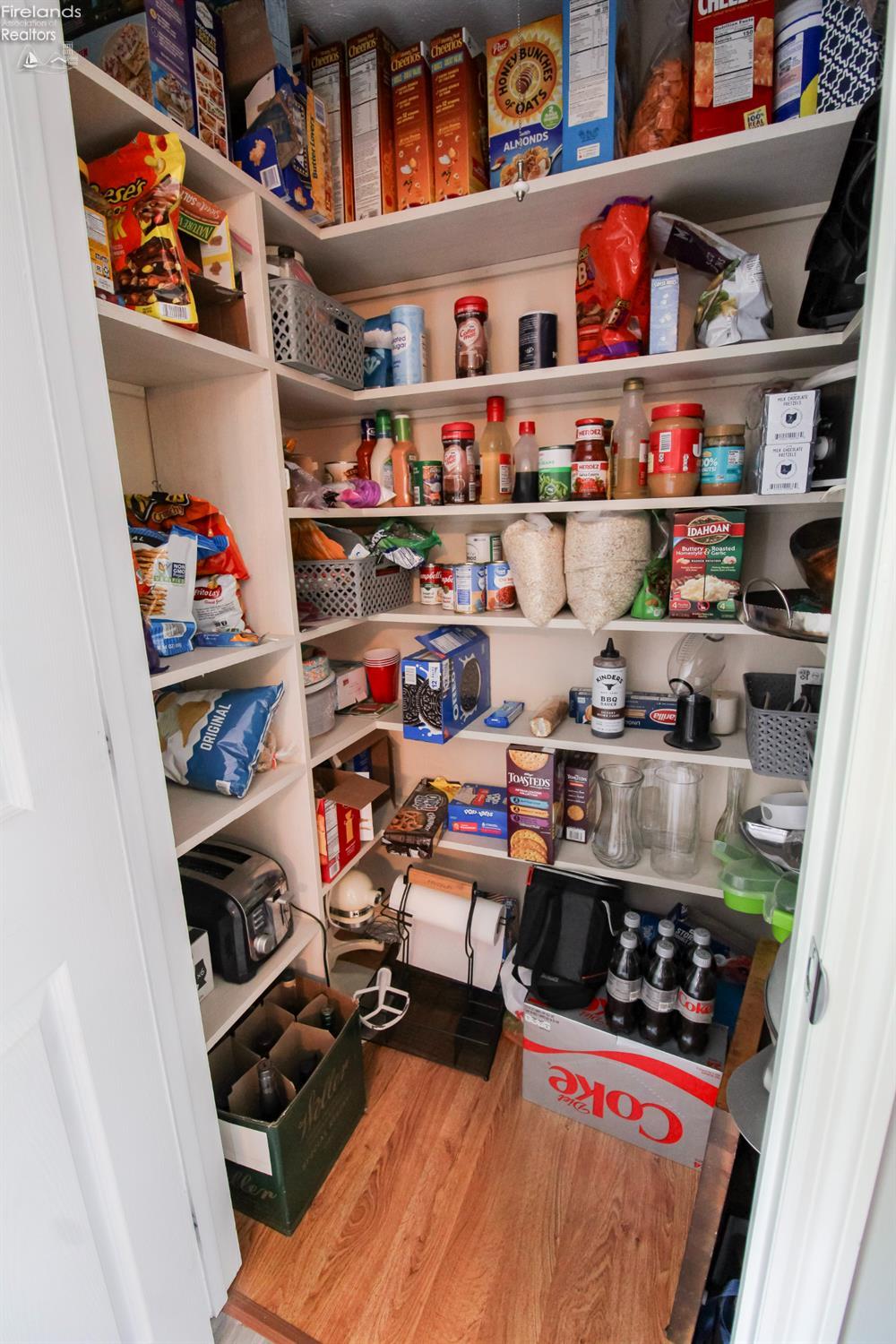 Huron, Ohio 44839, United States, 2 Bedrooms Bedrooms, ,3 BathroomsBathrooms,Residential,Active,156084