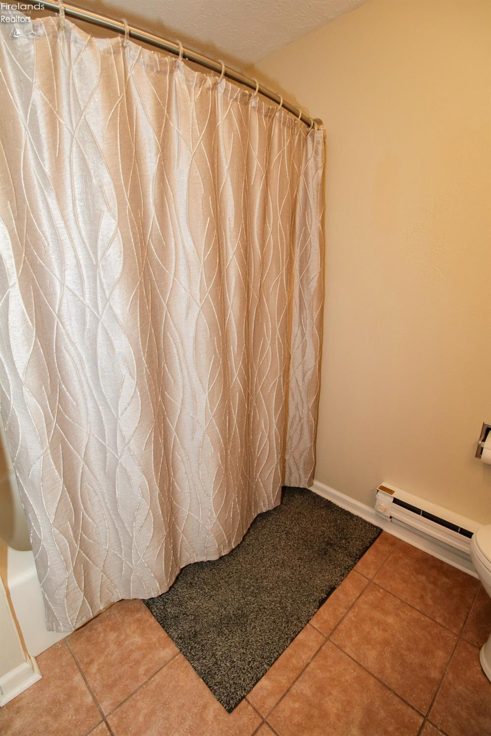 Huron, Ohio 44839, United States, 2 Bedrooms Bedrooms, ,3 BathroomsBathrooms,Residential,Active,156084